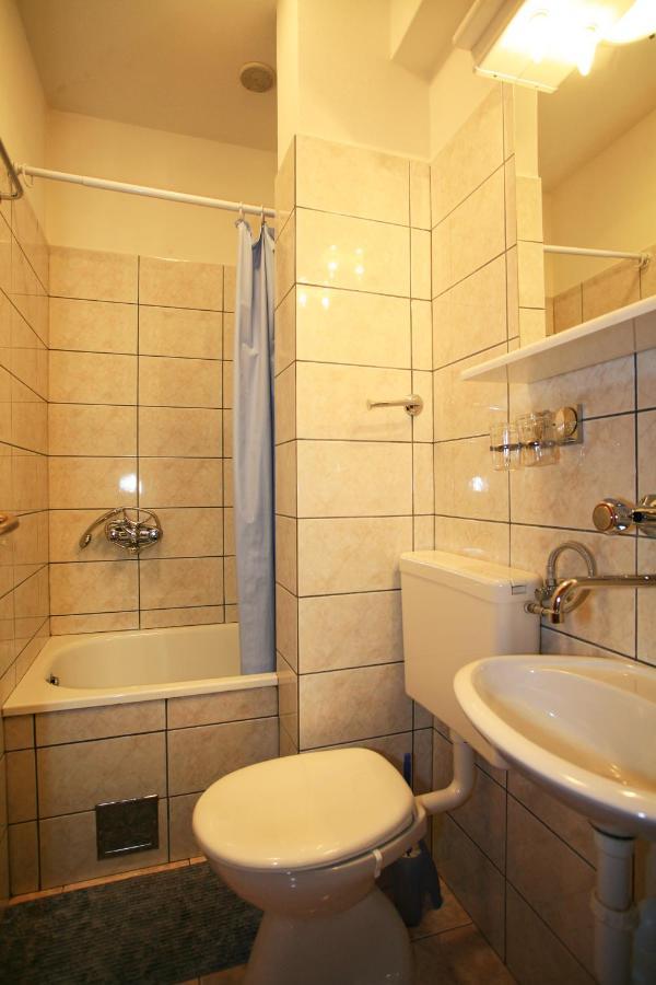 Apartment & Room Dinka, Krk คิร์ก ภายนอก รูปภาพ