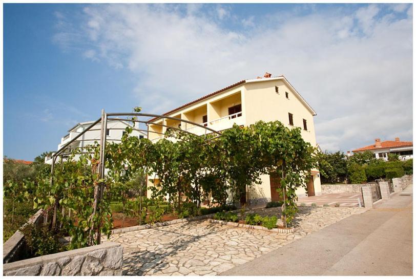 Apartment & Room Dinka, Krk คิร์ก ภายนอก รูปภาพ