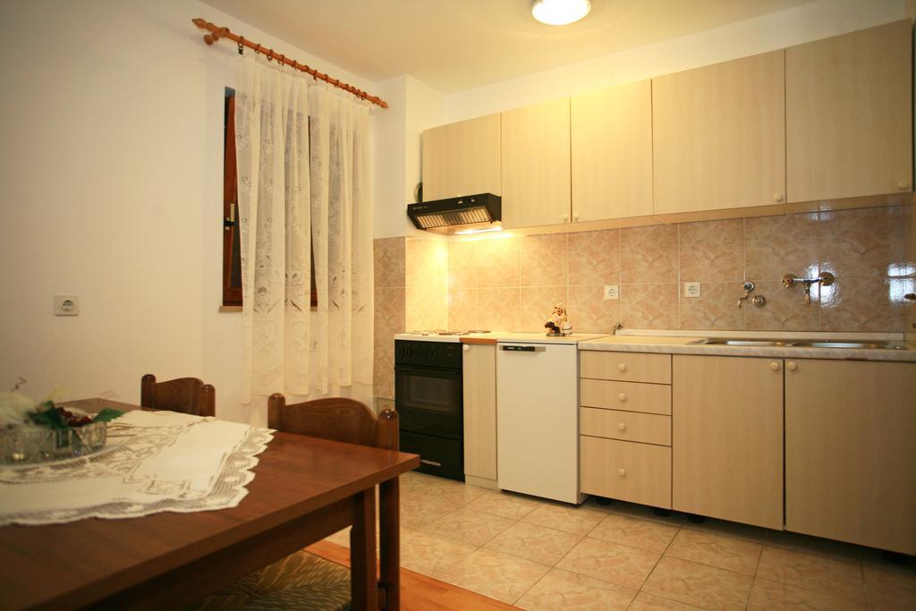 Apartment & Room Dinka, Krk คิร์ก ภายนอก รูปภาพ