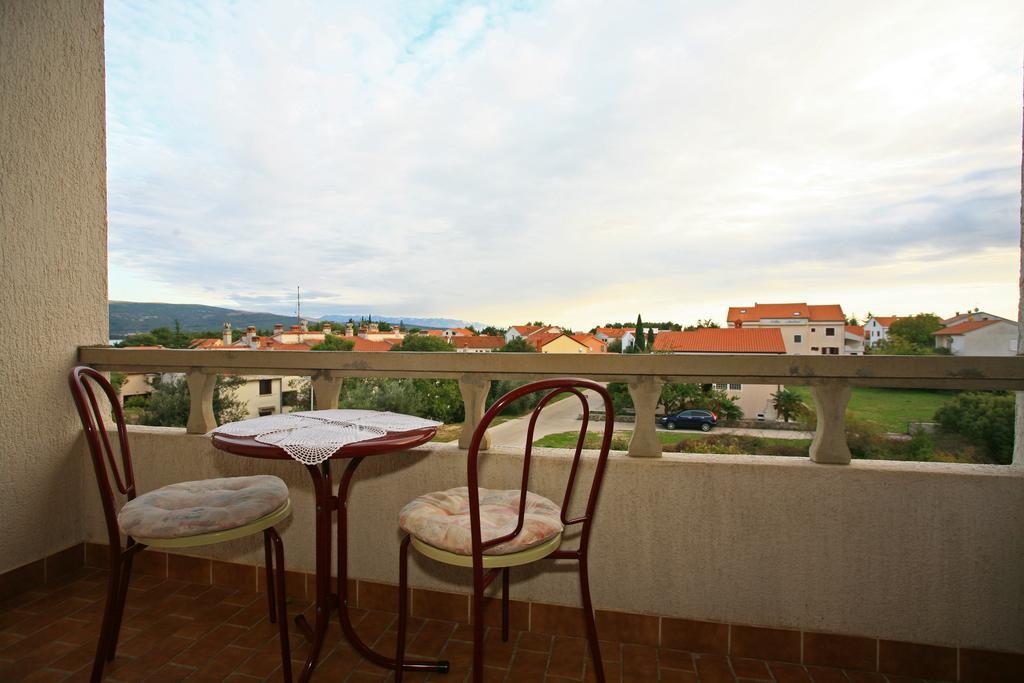Apartment & Room Dinka, Krk คิร์ก ภายนอก รูปภาพ
